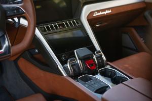 Lamborghini Urus Shiny Black Package 2018 года  (NA)